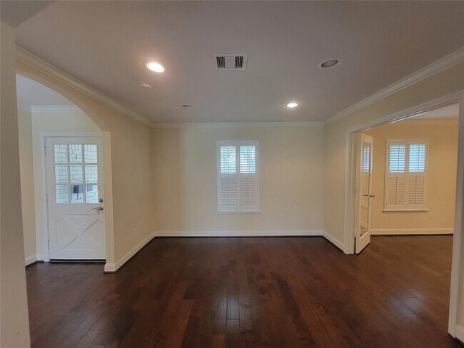 Building Photo - 1007 Blue Willow Dr