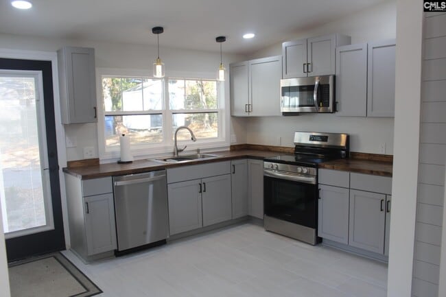 Building Photo - 955 Laurie Ln