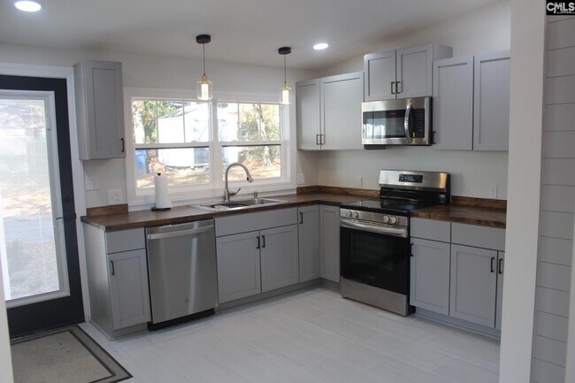 Foto del edificio - 955 Laurie Ln