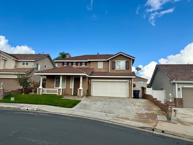 Foto del edificio - Updated home near Sycamore Canyon available for lease