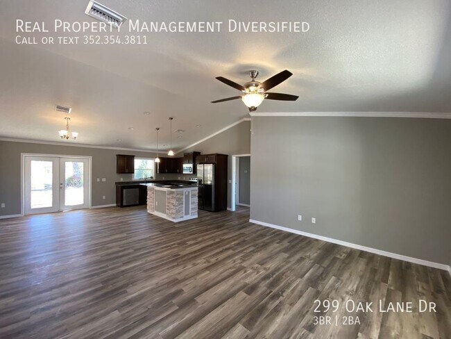 Foto del edificio - 299 Oak Ln Dr