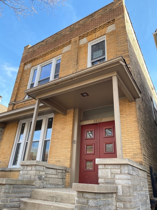 Building Photo - 3829 N Marshfield Ave
