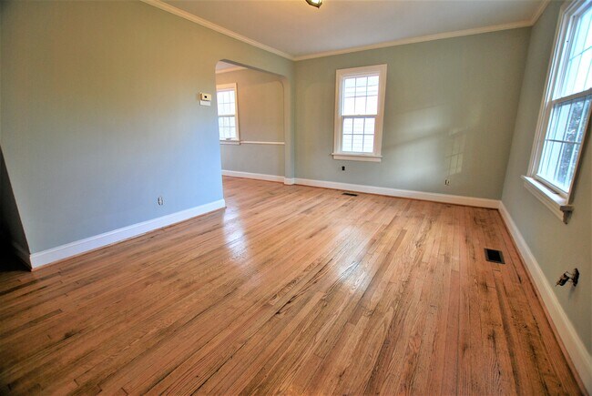 Foto del edificio - 2416 Irisdale Ave