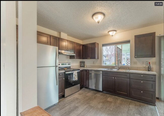 Foto del edificio - 1119 Cedar Ln