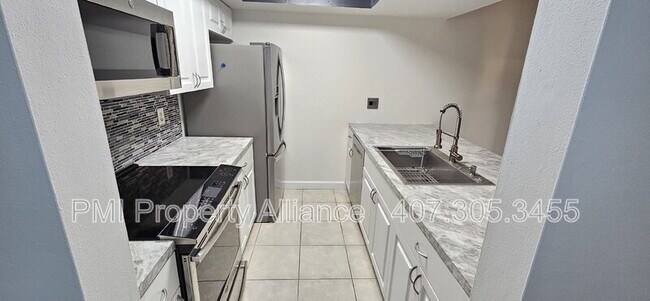 Foto del edificio - 6051 Windhover Dr