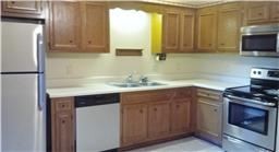 Building Photo - 2 br, 2.5 bath Townhome - 312 Hickory Place