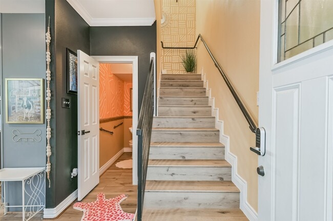 Building Photo - 1010 Melneeka Ln