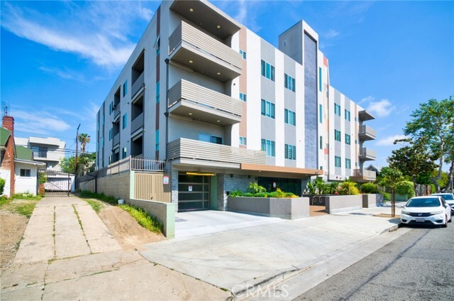Foto del edificio - 820 S Wilton Pl