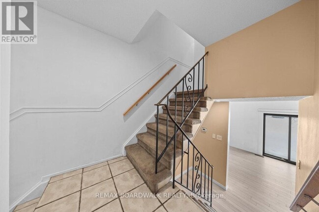 Building Photo - 2 Bertona St