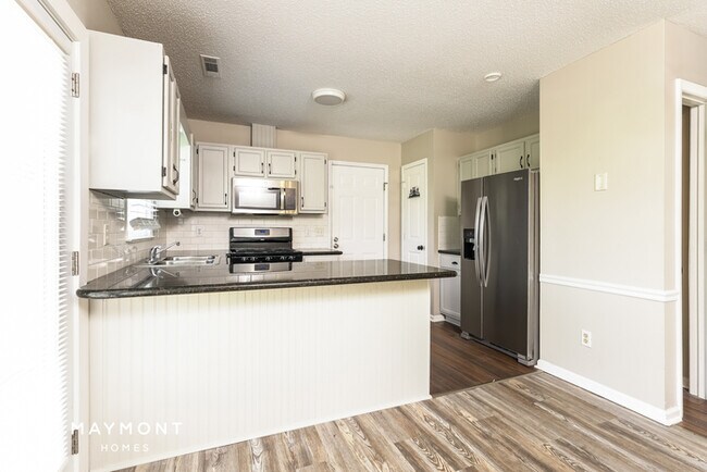 Foto del edificio - 146 Twin Creeks Rd