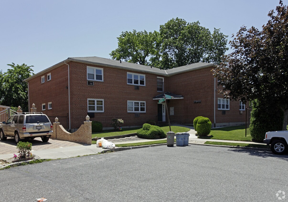 Primary Photo - Mador Building