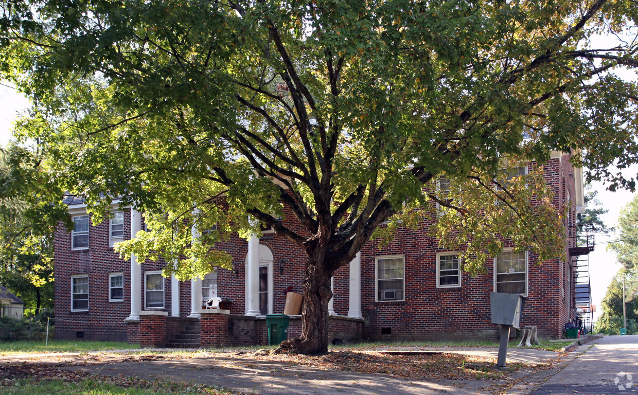 Primary Photo - 1004 W Main St