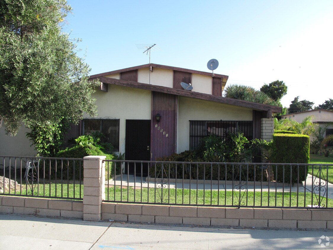 Building Photo - 18531 Colima Rd