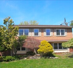 Building Photo - 15 Cardinal Ct