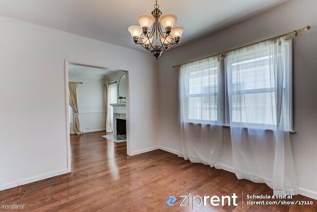 Building Photo - 3 br, 1.5 bath House - 2720 West 83rd Stre...