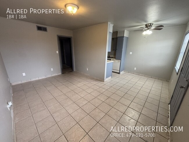 Building Photo - 525 S Duncan Ave