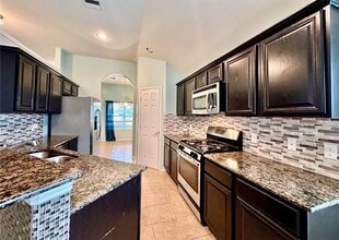 Building Photo - 8515 Gander Bayshore Ln