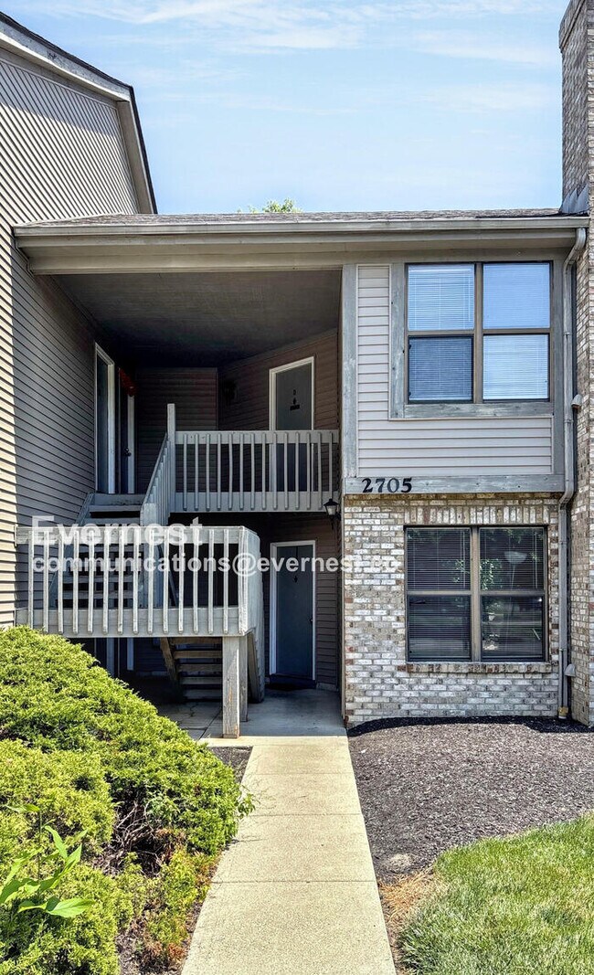 Building Photo - 2705 Greystone Dr