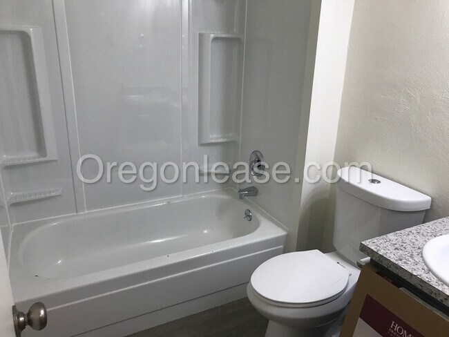 Building Photo - Two bedroom one bath townhouse in West Spr...