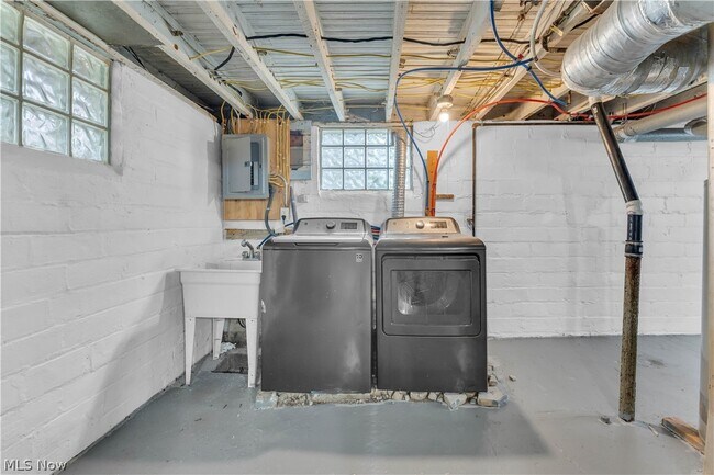 Foto del edificio - 3407 W 91st St