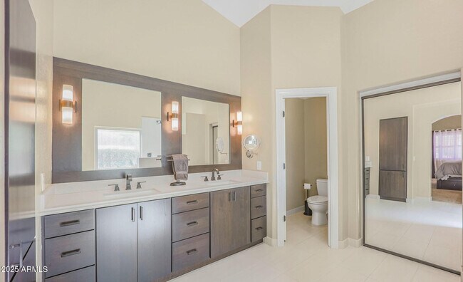 Foto del edificio - 7646 E Rose Garden Ln