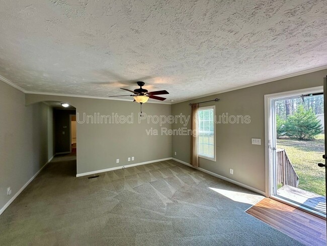 Foto del edificio - 2416 Quail Run Rd NE