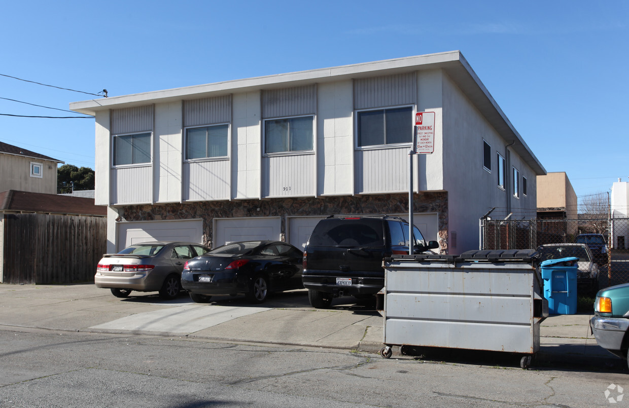 Primary Photo - 911 2nd Ave