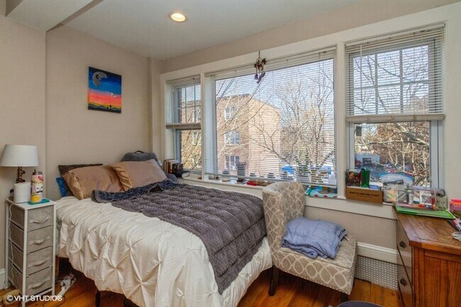 Bright, Luxurious 3Bed Next to B,C, D Lines! - Bright, Luxurious 3Bed Next to B,C, D Lines! Apartment
