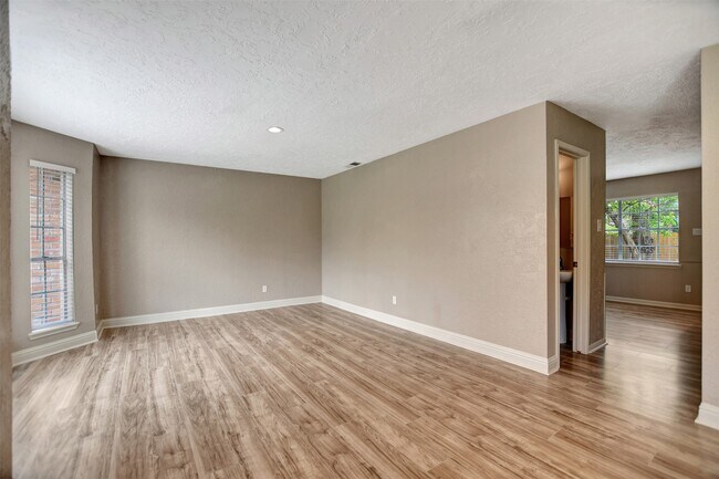 Foto del edificio - 3826 Willow Springs Ln