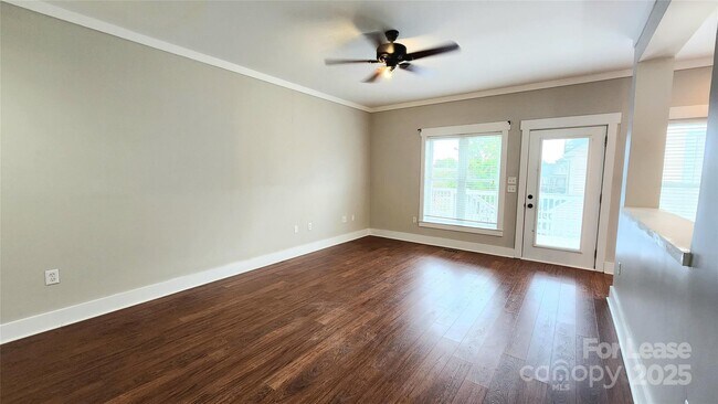 Foto del edificio - 429 Windsor Gate Dr