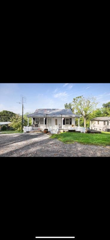 Building Photo - 353 Turkey Knob Rd