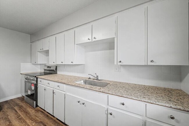 Foto del edificio - 1305 W New Hope Rd