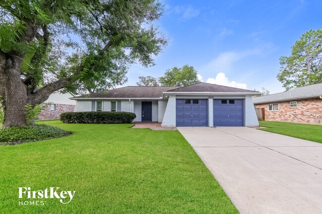 Building Photo - 16106 David Glen Dr