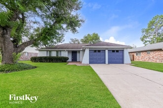 Building Photo - 16106 David Glen Dr