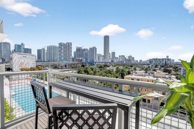 Photo - 10 SW South River Dr Apartment