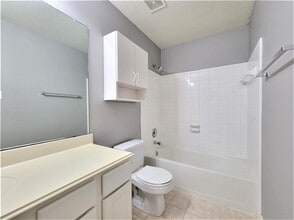 Building Photo - 13910 White Oak Glen Ct