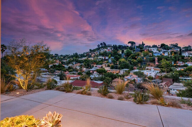 Foto del edificio - 1744 Redesdale Ave