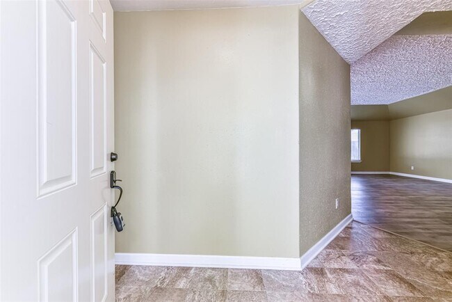 Building Photo - 16735 Maplemont Dr