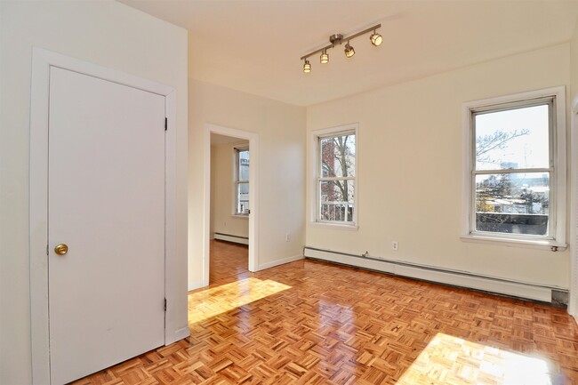 Foto del edificio - 318 5th St