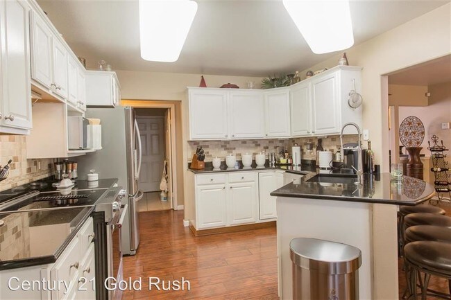 Foto del edificio - 4 br, 3 bath House - 2795 Ben Franklin St