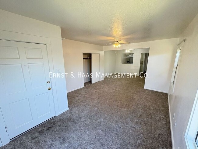 Foto del edificio - 926 Newport Ave