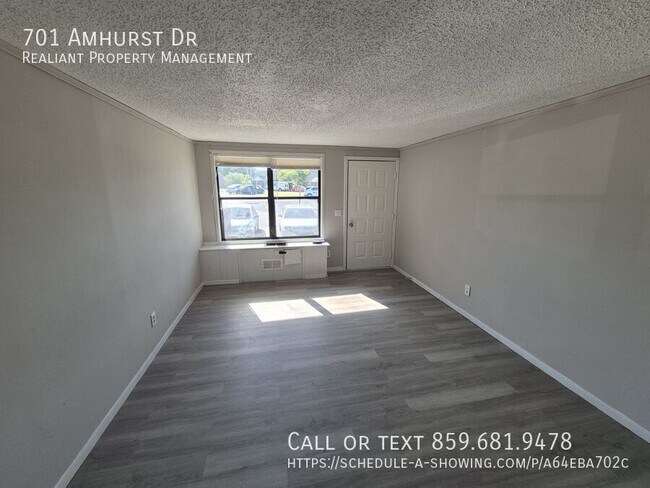 Building Photo - 701 Amhurst Dr