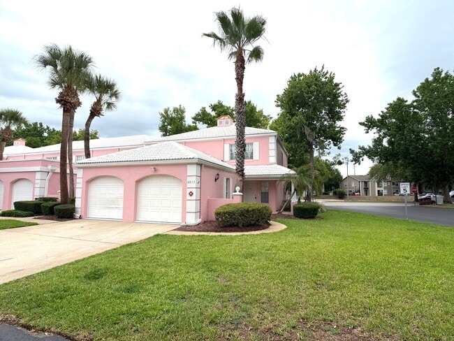 Water and Lawn Care Included! Beautiful Corner-Lot Duplex Condo in a Resort-Style Golf Community! - Water and Lawn Care Included! Beautiful Corner-Lot Duplex Condo in a Resort-Style Golf Community!