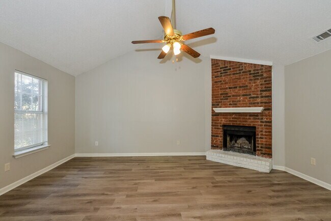 Foto del edificio - 6597 Sungate Dr S