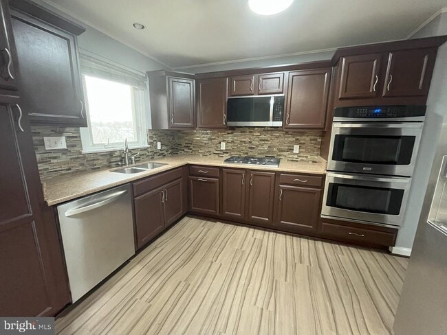 Building Photo - 6706 Longridge Dr