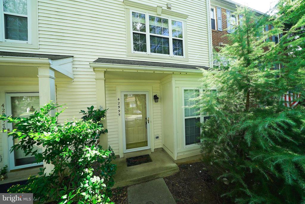 Primary Photo - 42995 Astell St
