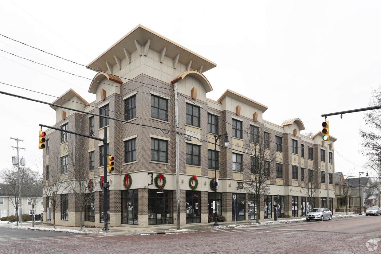Building Photo - Uptown Village