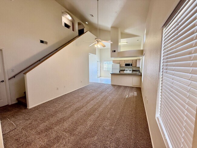 Foto del edificio - 2 Story Townhouse - Rancho Del Oro