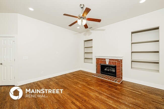 Building Photo - 4601 Nicholas Dr