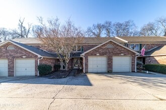 Building Photo - 136 Durwood Rd